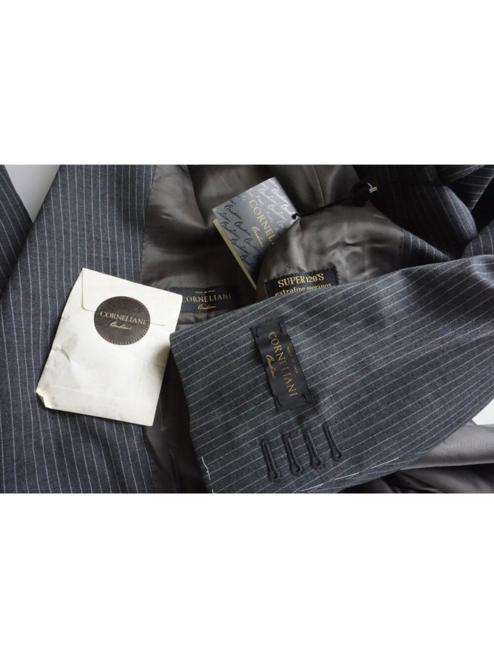 Corneliani Tailor Gray Pinstriped Wool 2 Pc Suit Jacket Pants Sz 48 EU BRAND NEW